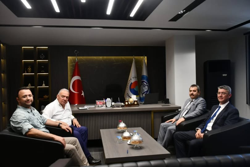 Turgutlu Devlet Hastanesi Başhekimi Uzm. Dr. Mahmut Ali Osman Eryılmaz’dan Veda Ziyareti