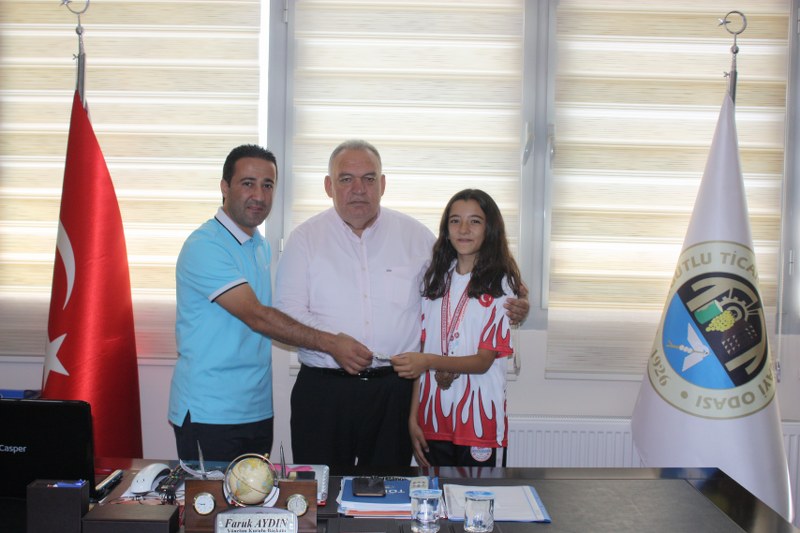 BAŞARILI SPORCUDAN ODAMIZA ZİYARET