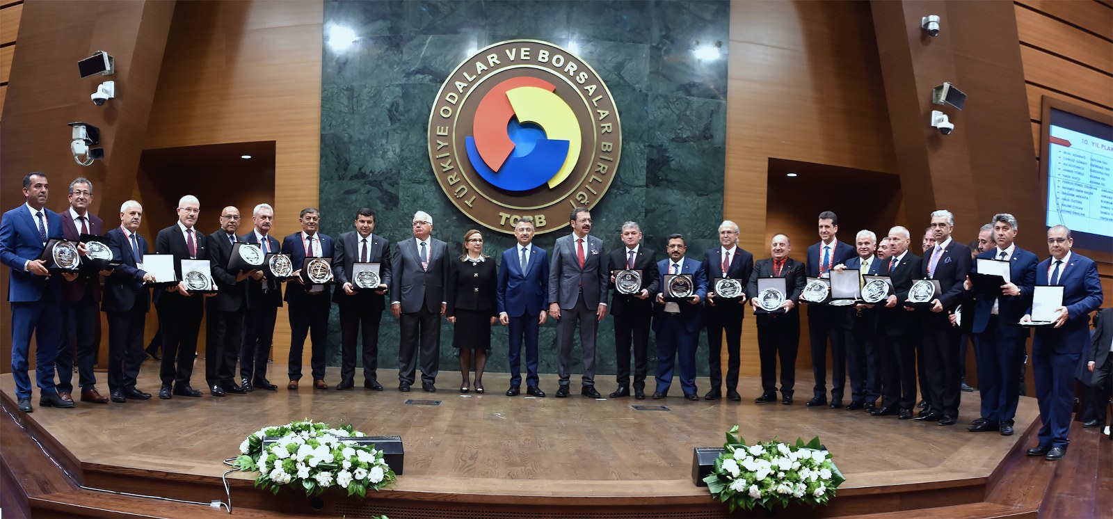 ODAMIZ TOBB DELEGESİ ALİ KOYUNCU’ YA HİZMET ŞEREF PLAKETİ VERİLDİ