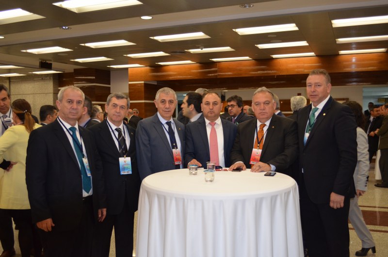 MANİSA’NIN SORUNLARI BAŞBAKAN AHMET DAVUTOĞLU’NA İLETİLDİ