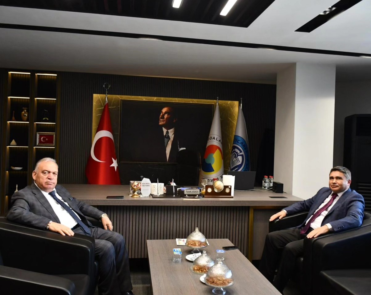 Tariş Üzüm Kooperatifi Müdürü Bozan’dan, Başkan Aydın\'a Ziyaret