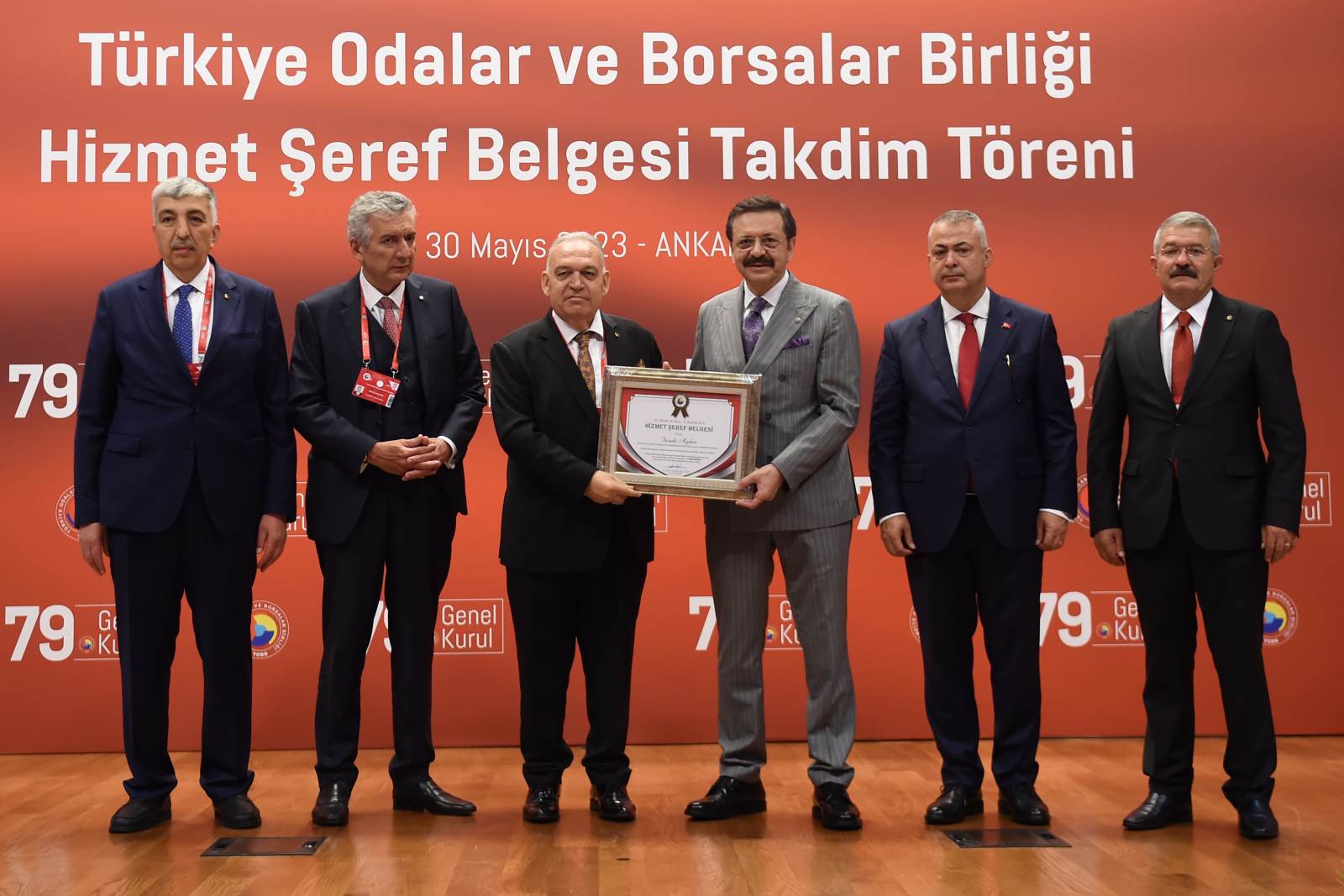 Başkan Aydın'a, TOBB Hizmet Şeref Belgesi Aldı