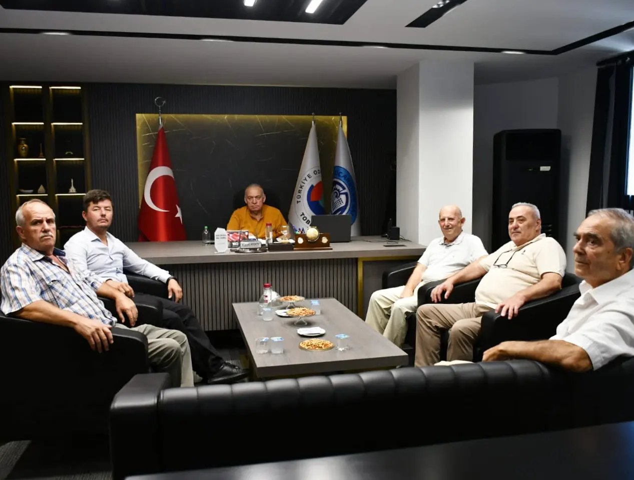 Turgutlu Makedonya Göçmenleri Dayanışma Derneği'nden Başkan Aydın'a Ziyaret