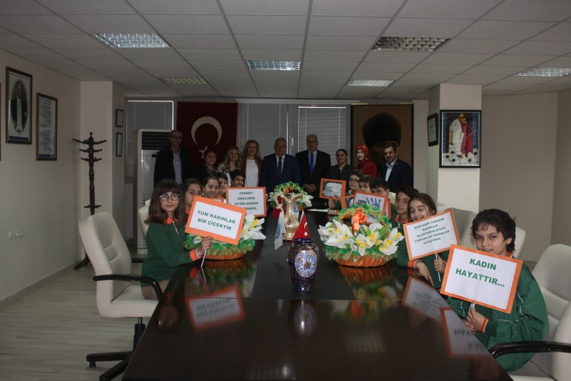 KOCATÜRK KOLEJİ ÖĞRENCİLERİNDEN ODAMIZA KADINLAR GÜNÜ FARKINDALIK ZİYARETİ
