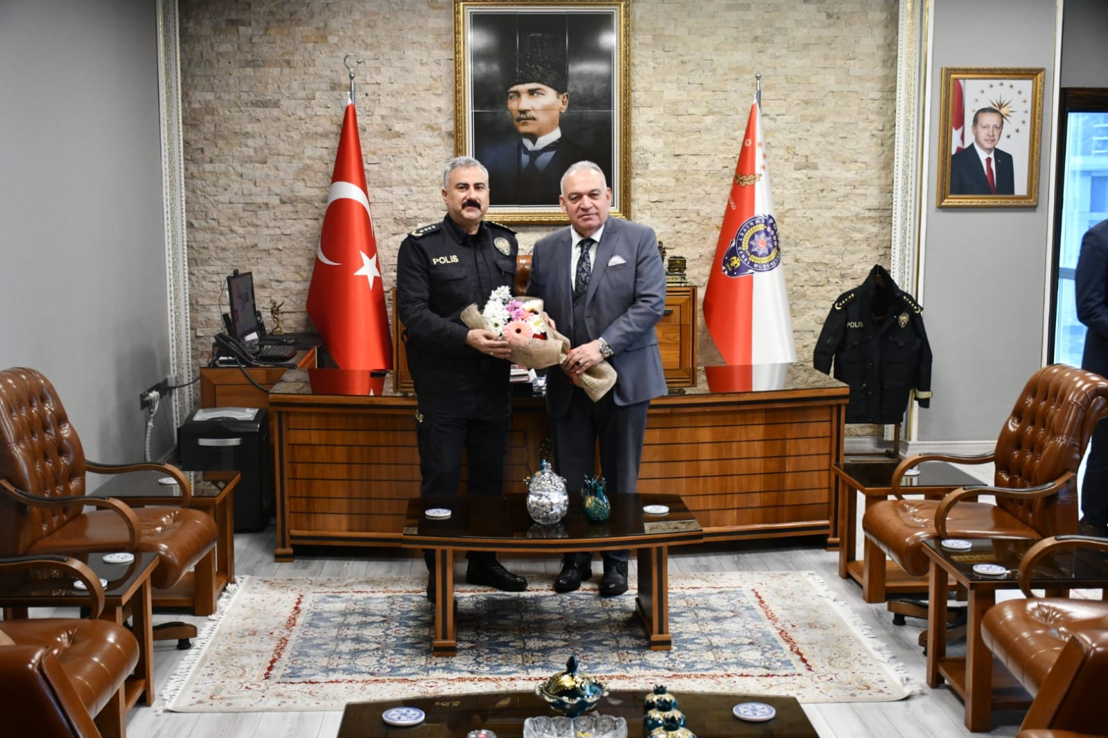 TUTSO Başkanı Faruk Aydın'dan, İl Emniyet Müdürü Aktaş\'a Ziyaret