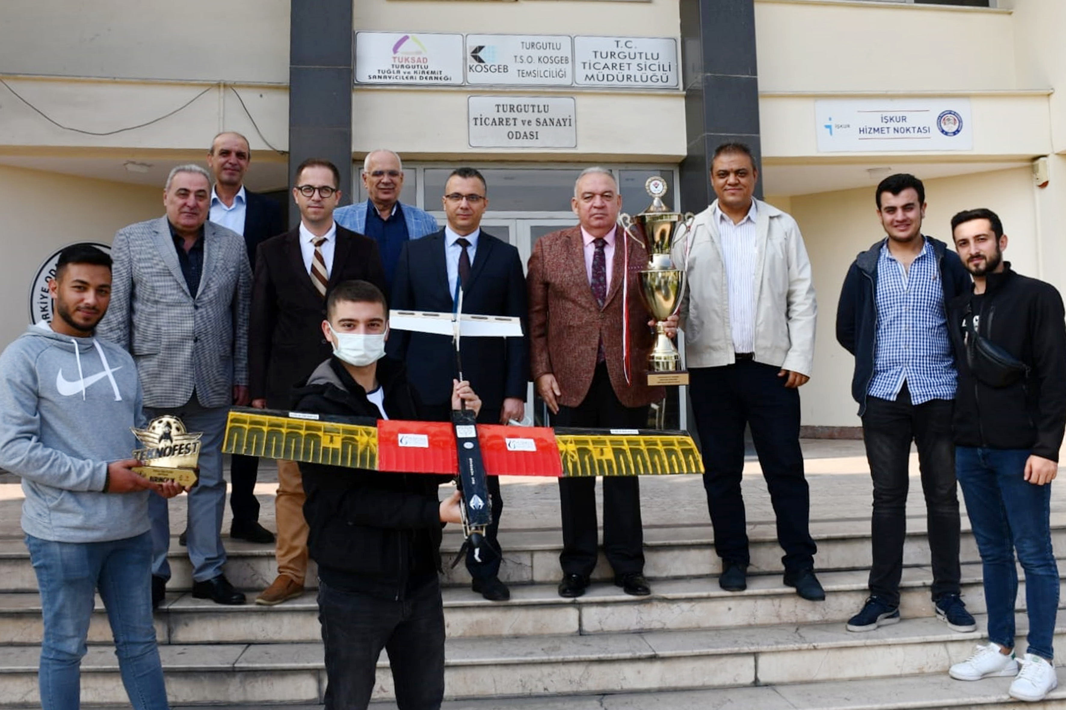 MCBÜ Hasan Ferdi Turgutlu Teknoloji Fakültesinden TUTSO Başkanı Faruk Aydın'a Ziyaret