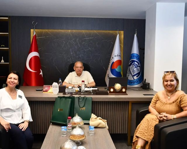 Başkan Aydın Ziyaretçilerini Ağırlıyor