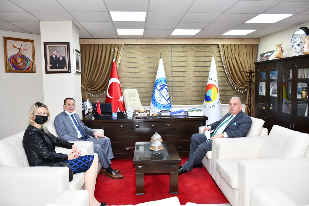 Turgutlu Kaymakamı Ali Yılmaz, TUTSO Yönetim Kurulu Başkanı Aydını Ziyaret Etti
