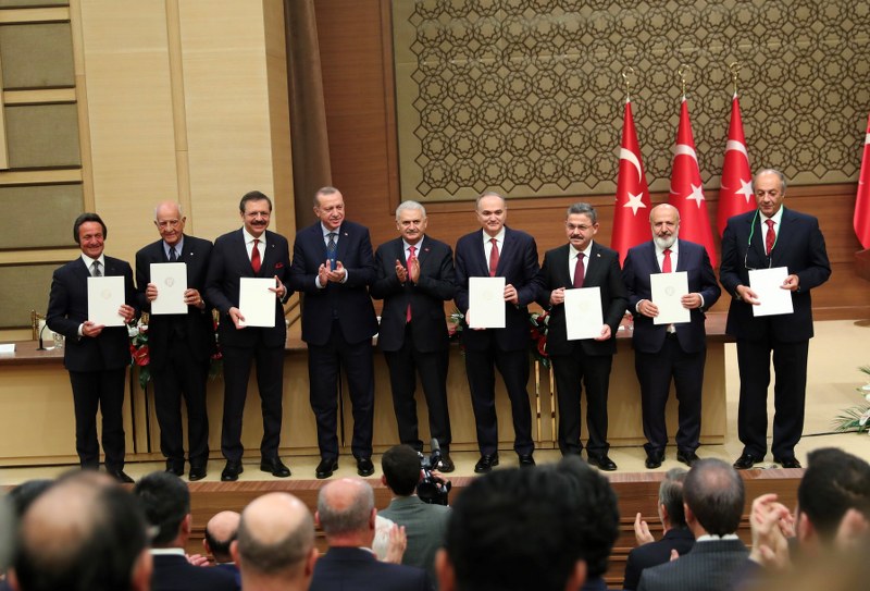 TÜRKİYE’NİN OTOMOBİLİ İÇİN DÜZENLENEN İMZA TÖRENİNDE YER ALDIK