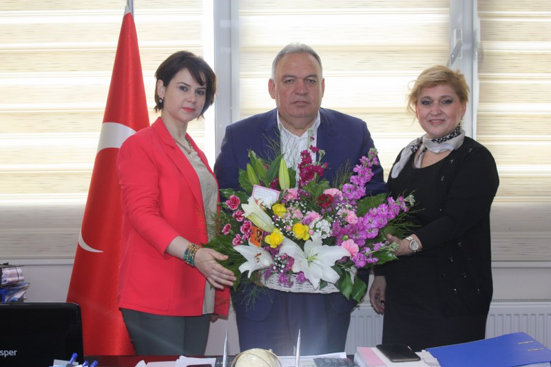 J EMLAK VE PEKŞİRİN GİYİMDEN ODAMIZA ZİYARET