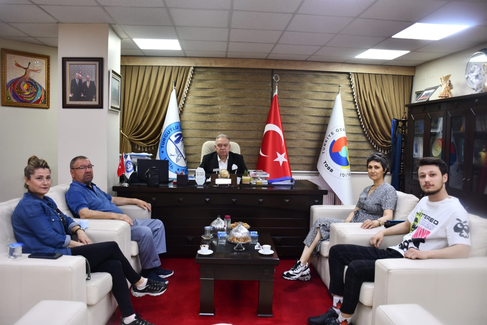 Başkan Faruk Aydın ziyaretçilerini ağırladı