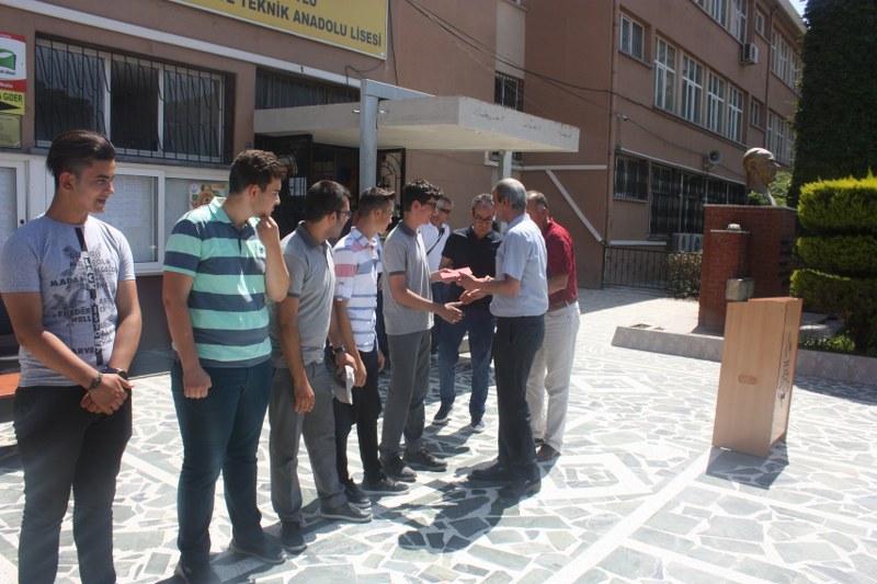 ODAMIZDAN MESLEK LİSESİ MEZUNLARINA DESTEK