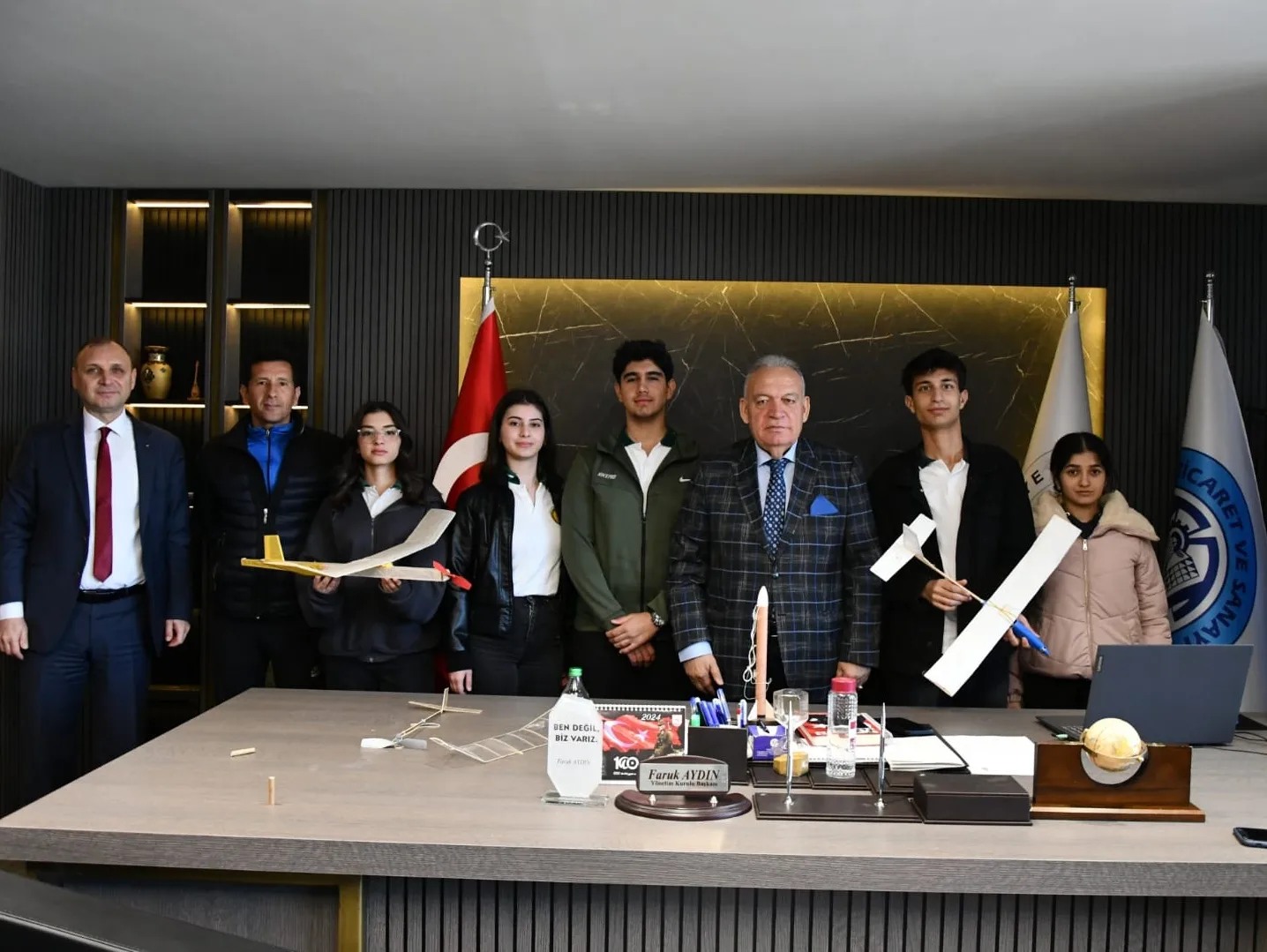 Senem Aka Anadolu Lisesi'nden, Başkan Aydın'a Ziyaret
