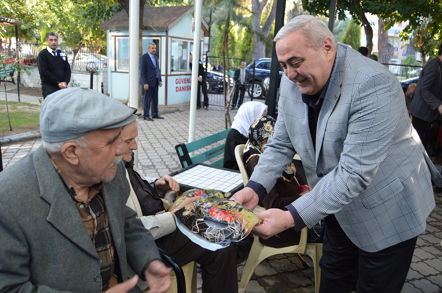 ODAMIZ DAN HUZUREVİ’NE ZİYARET
