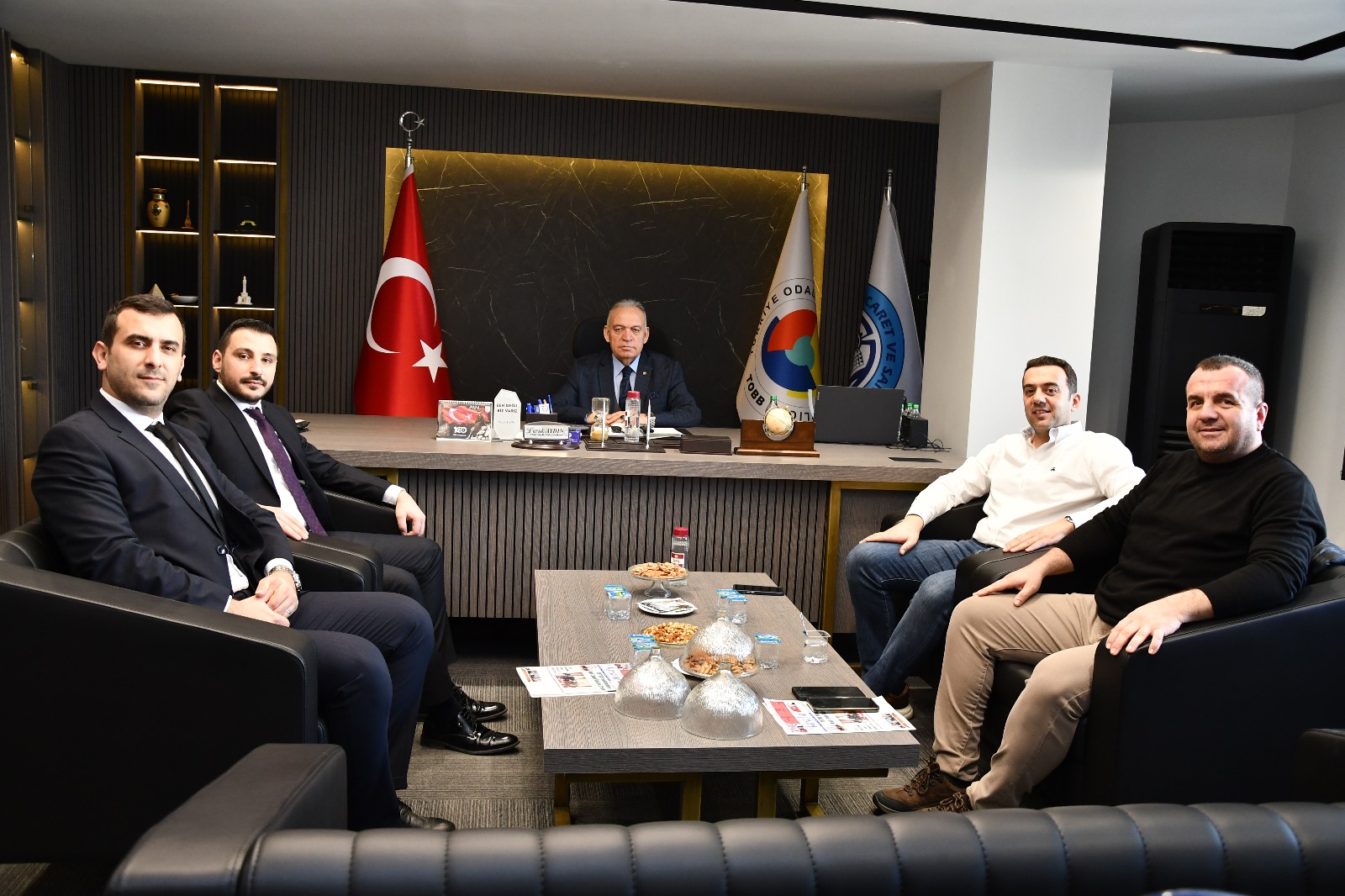 Başkan Ziyaretçilerini Ağırladı