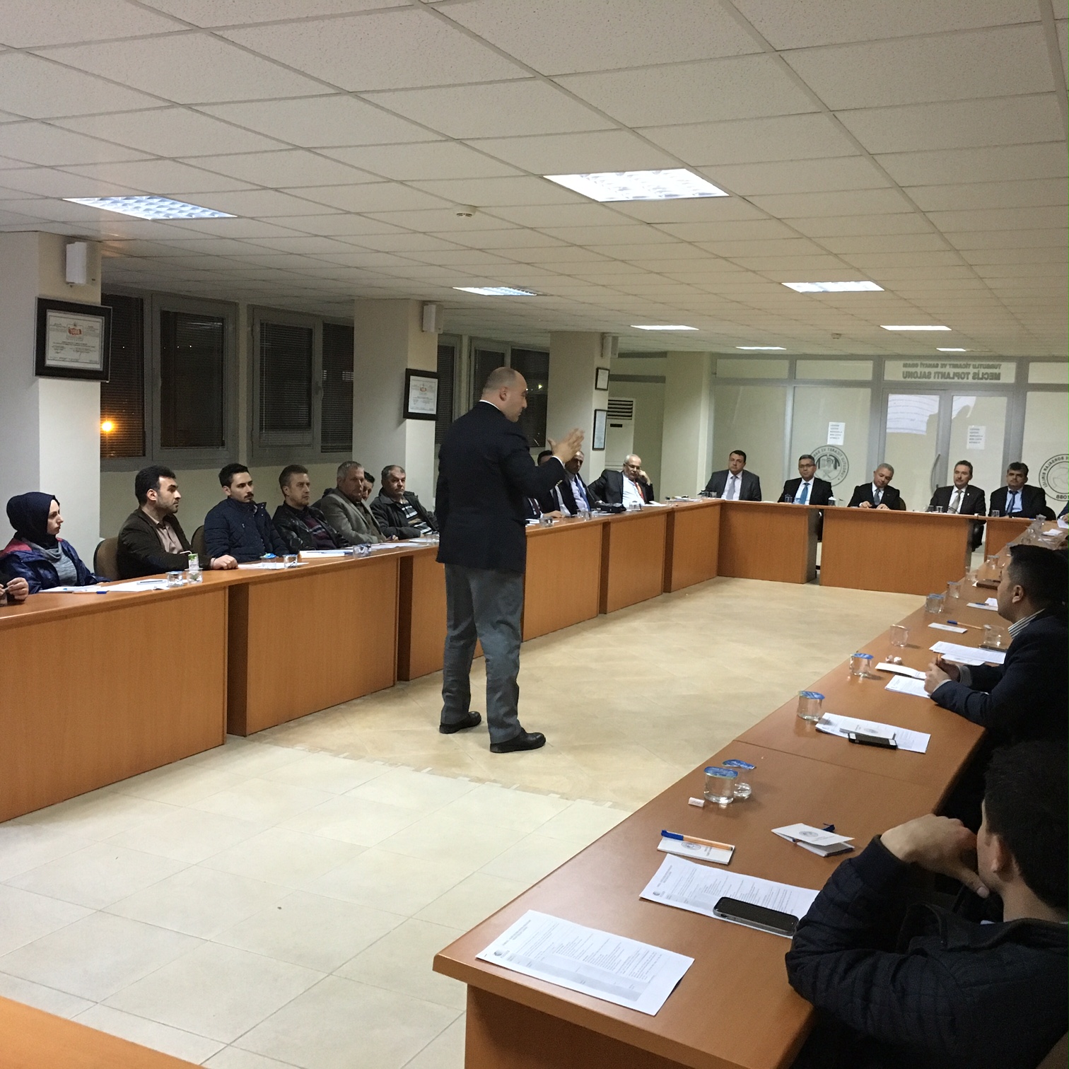 METAL VE MAKİNE SANAYİCİSİ ÜYELERE TURGUTLU MAKİNE KÜMESİ YOL HARİTASI ANLATILDI