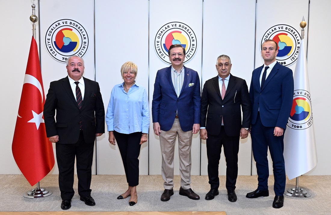 Hisarcıklıoğlu, İzmir Ticaret Borsası Başkanı Kestelli ve beraberindeki heyet ile görüştü