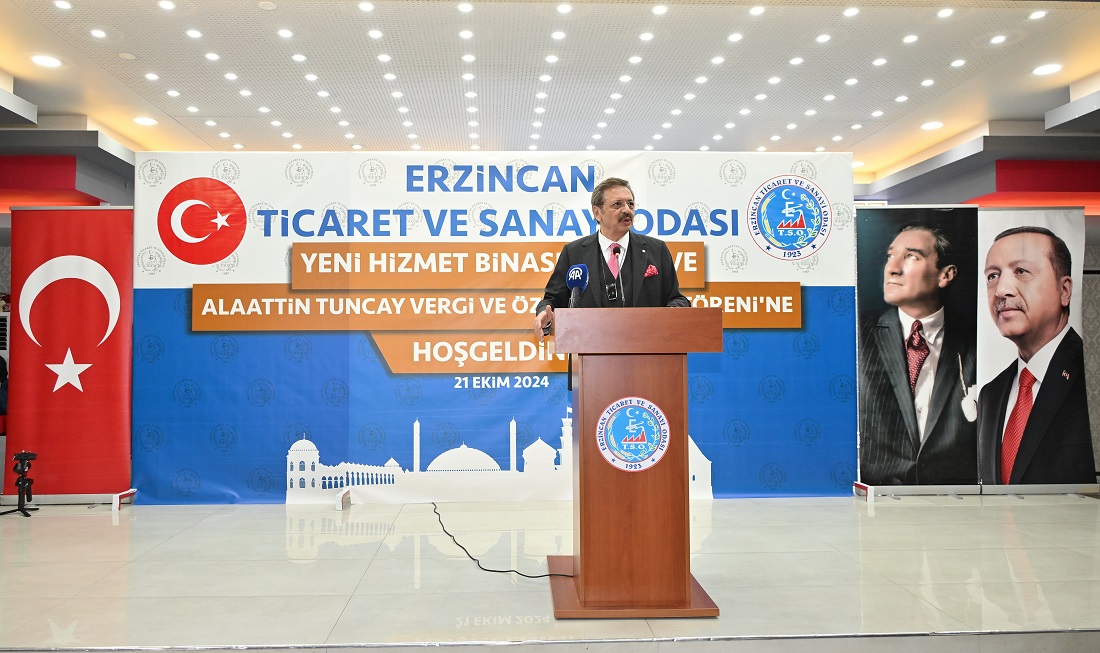 Hisarcıklıoğlu, ödül töreninde iş insanlarıyla bir araya geldi