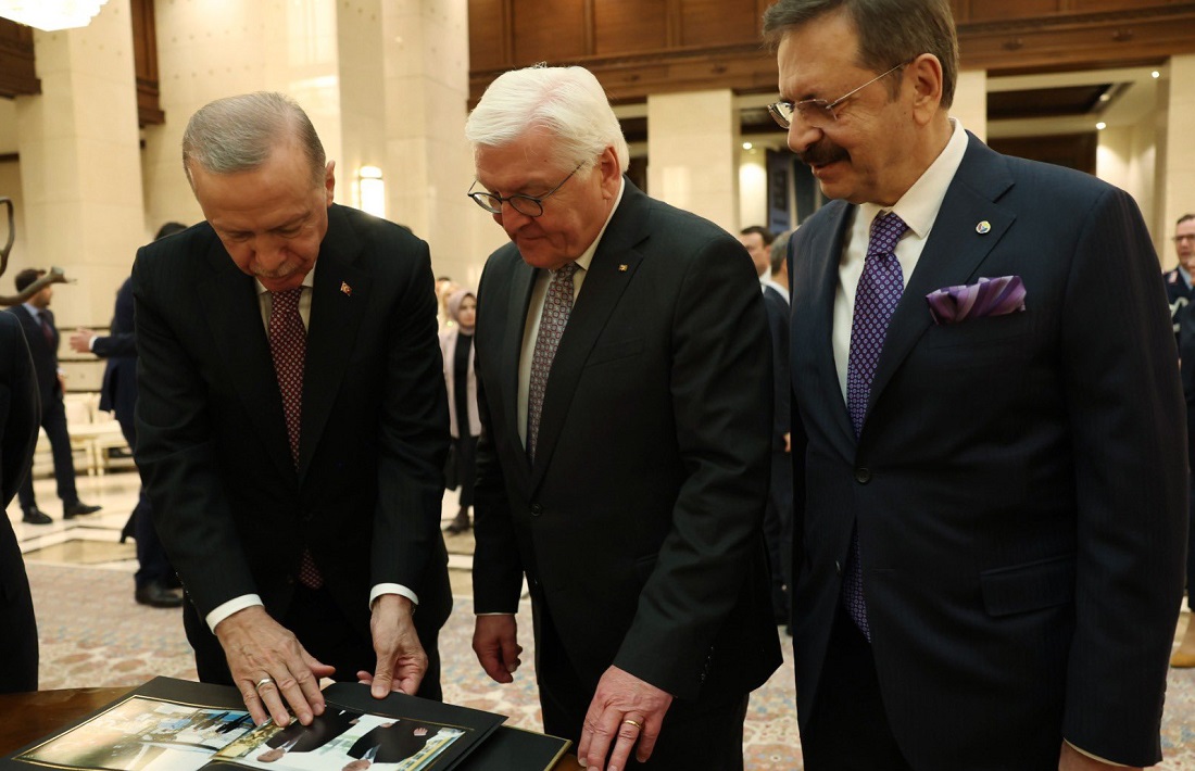 Hisarcıklıoğlu, Almanya Cumhurbaşkanı Frank-Walter Steinmeier ile bir araya geldi