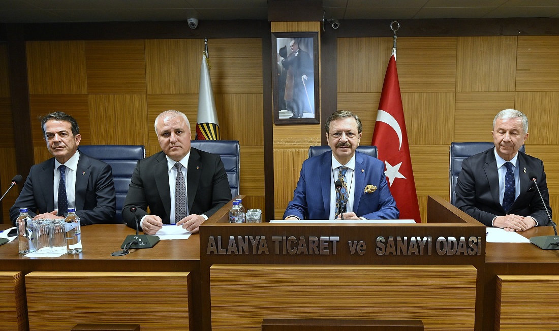 Hisarcıklıoğlu, Alanya TSO’yu ziyaret etti