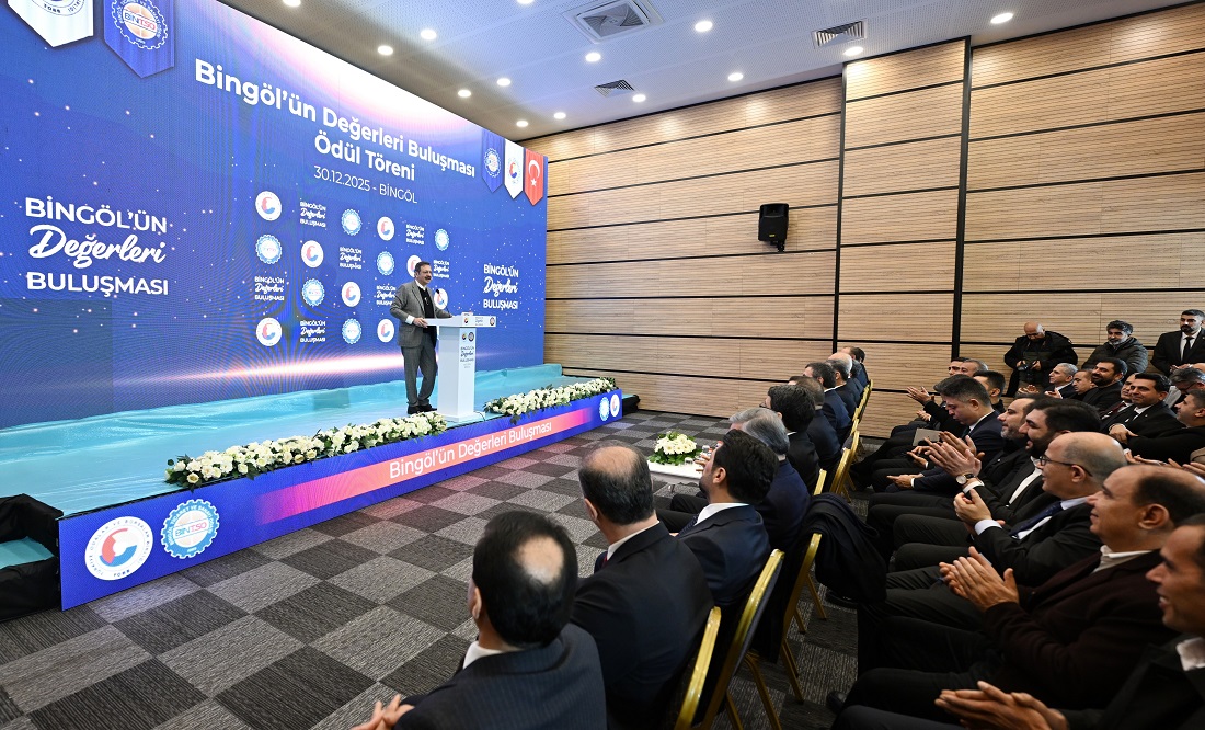 Hisarcıklıoğlu Bingöl’ün Değerleri Buluşması Ödül Töreni’ne katıldı