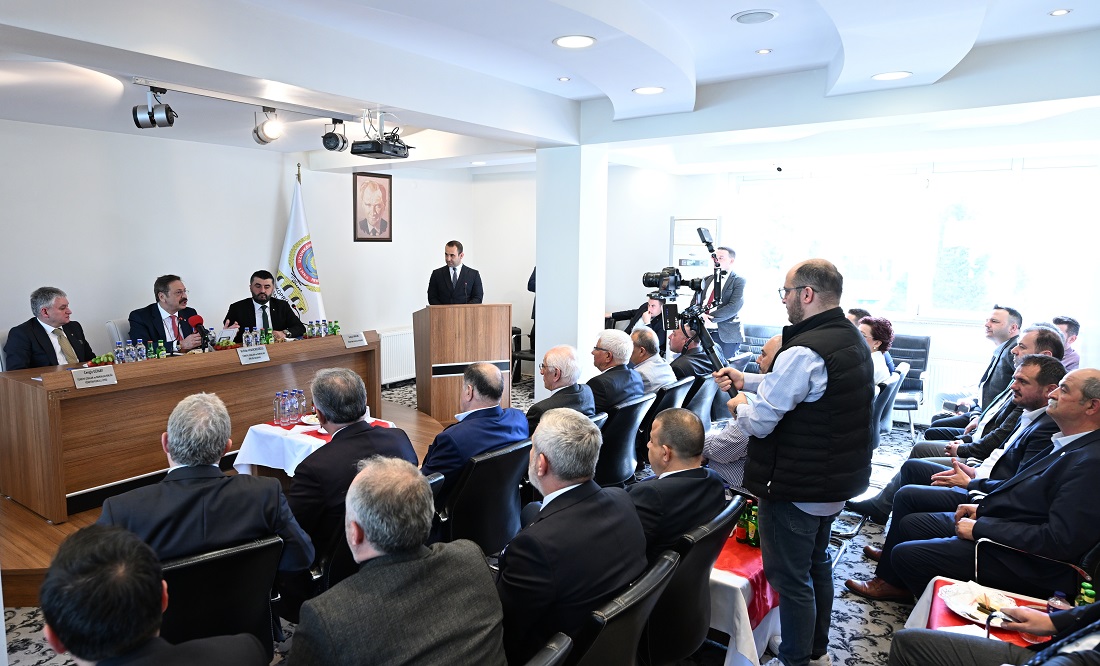 Hisarcıklıoğlu, Uzunköprü Ticaret ve Sanayi Odası’nı ziyaret etti