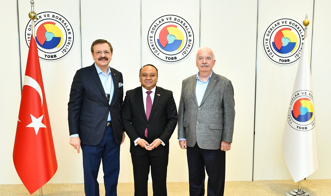 Hisarcıklıoğlu, Endonezya’nın Türkiye Büyükelçisi Purnama ile görüştü