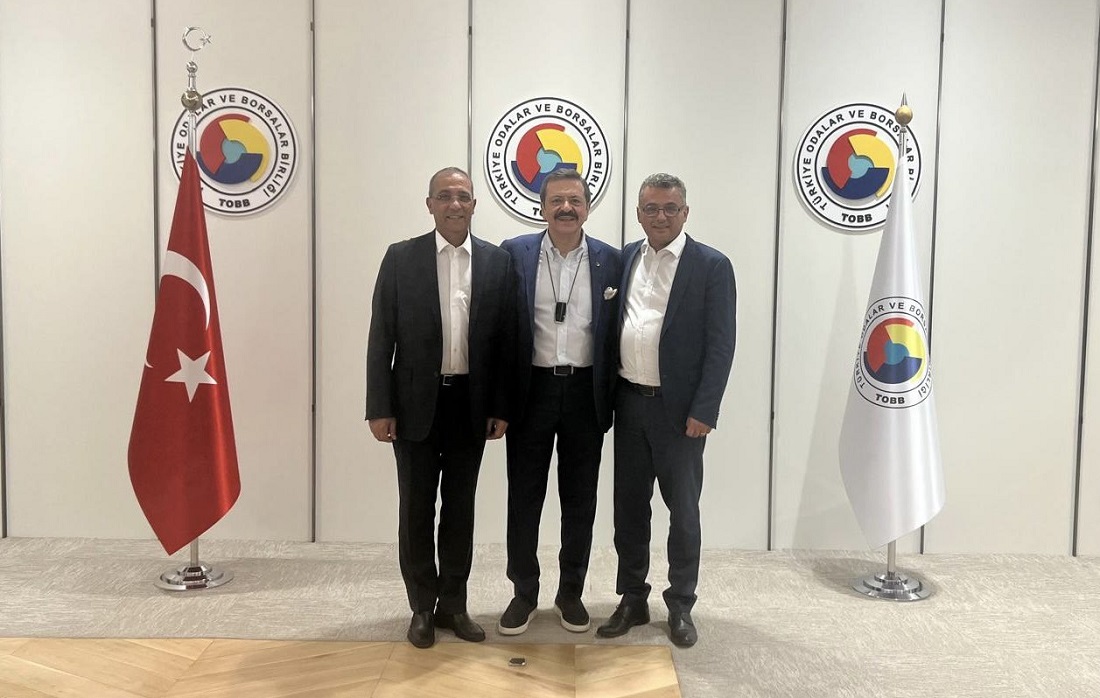 Hisarcıklıoğlu, KKTC Eski Başbakanı Erhürman ve CTP Milletvekili Toros ile bir araya geldi