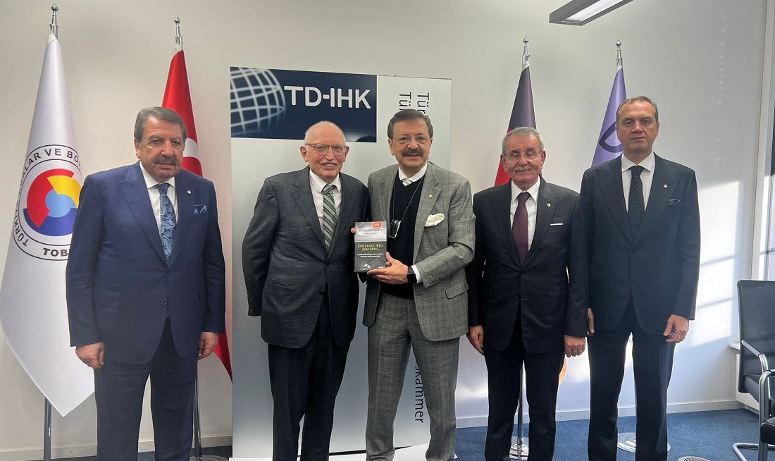 Hisarcıklıoğlu, Türk-Alman Ticaret ve Sanayi Odası’nı ziyaret etti