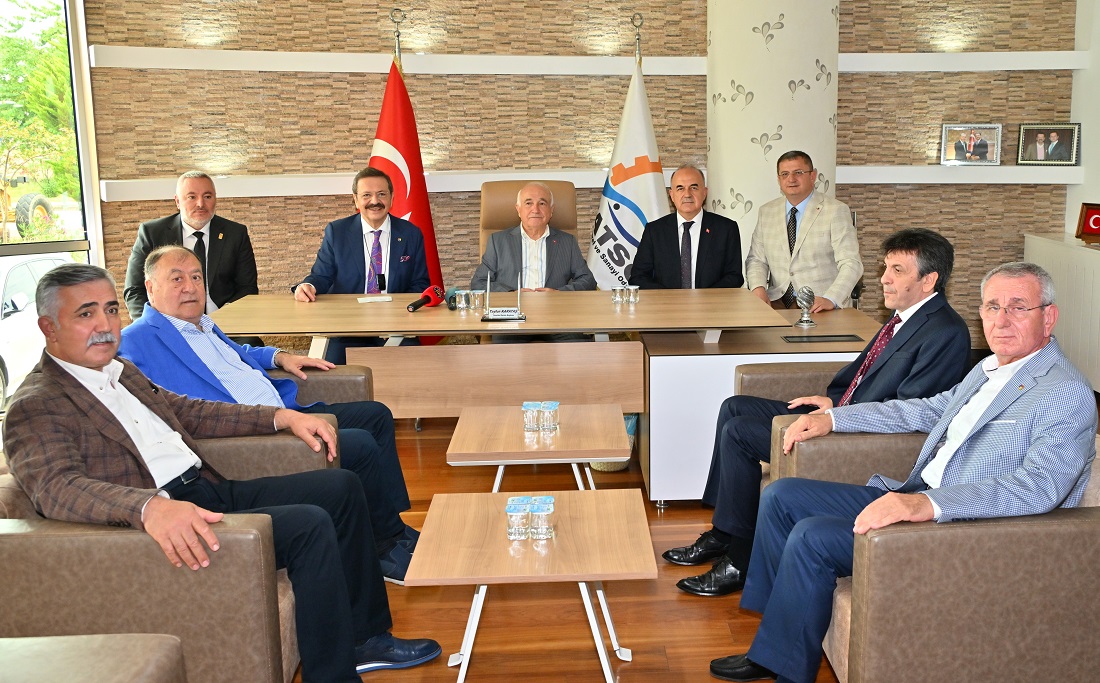 Hisarcıklıoğlu, Fatsa Ticaret ve Sanayi Odası’nı ziyaret etti