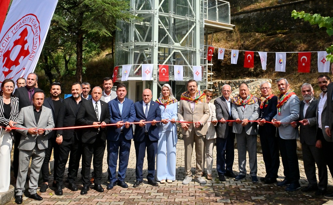 Hisarcıklıoğlu, Şeyh Edebali Türbesi’ni ziyaret etti
