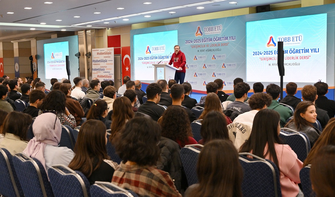 Hisarcıklıoğlu, TOBB ETÜ’de ilk derste öğrencilerle buluştu