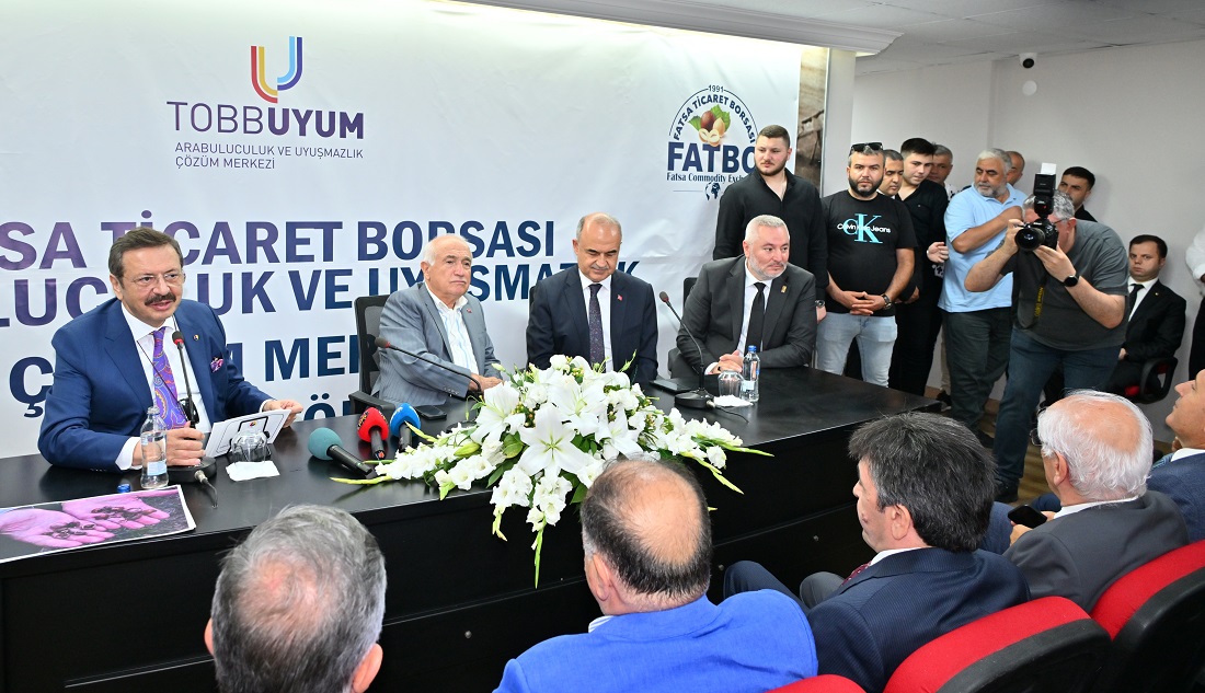 Hisarcıklıoğlu’ndan, Fatsa Ticaret Borsası’nı ziyaret