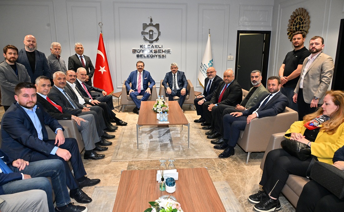 Hisarcıklıoğlu, Kocaeli Bilişim Fuarı’nı gezdi